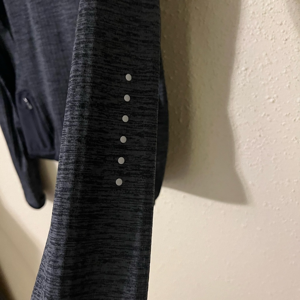 Nike dri fit long sleeve - Picture 7 of 7